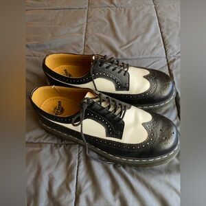3989 BEX SMOOTH LEATHER BROGUE SHOES Dr. Marten’s (Men’s US 10/ UK10)